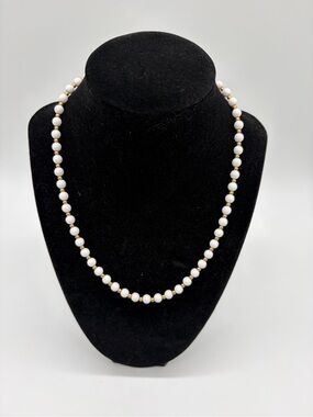 Monet vintage white and gold-tone beaded necklace- Women Jewelry cottagecore